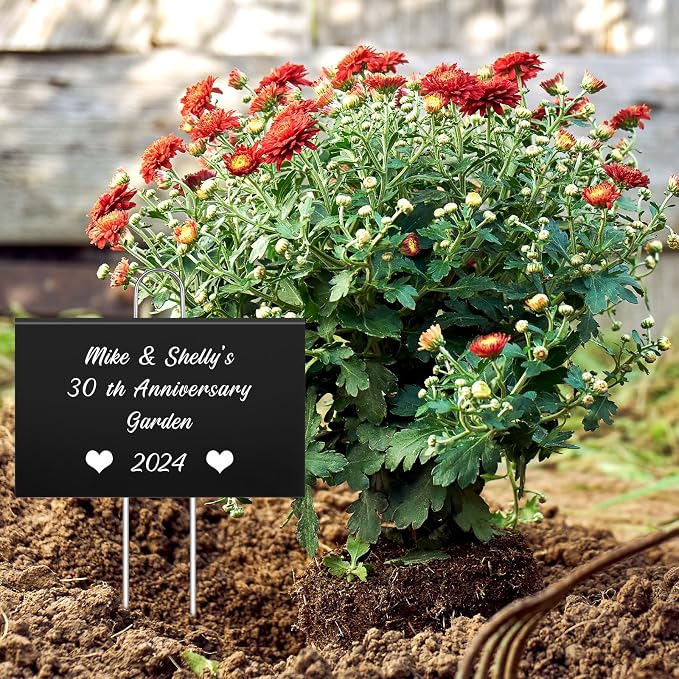Landhoow 30 Pcs Large Garden Plant Markers Metal Plant Labels Sign 4'' x 6'' with 11'' Stake Weatherproof Waterproof Garden Sign for Outdoor Seedlings Herbs Vegetable Greenhouse, Black
