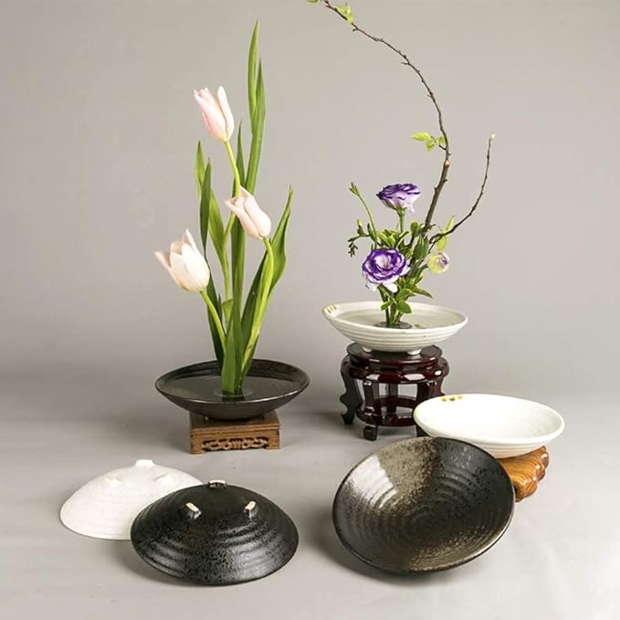 Japanese Ikebana Vase Kit, Flower Shallow Container Ceramics Ikebana Vase with 1.57inch Flower Frog Floristry Kenzan and Floral Frog Needle Straightening Tool (White and Green Bowl)