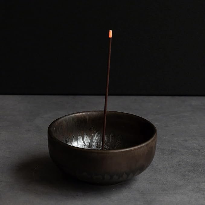 Asayu Japan Agarwood Incense Sticks - Low Smoke Japanese Incense, 40g (70-80 Sticks), Made in Japan, Smokeless for Less Irritation and Non-Toxic, for Meditation, Relaxation & Home Fragrance
