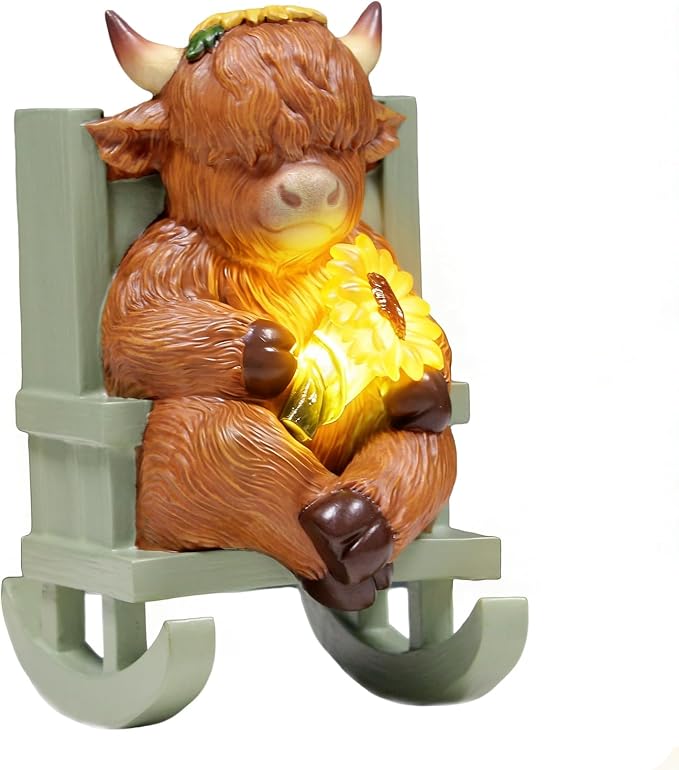 Sheaifun Solar Garden Statues Highland Cow Garden Decor Resin Highland Cow Statue with Light Animal Figurine Outdoor Yard Patio Lawn Decoration Housewarming Gardening Gifts for Women 3.5x5x6.5 in