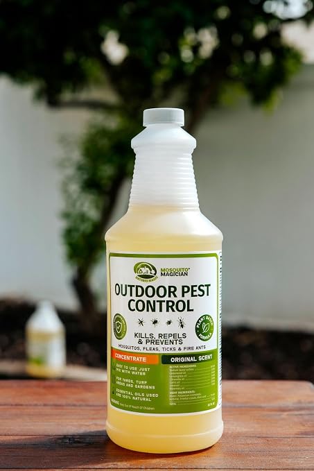 Mosquito Magician Liquid Concentrate – Kills Mosquitoes, Fleas & Fire Ants, Repels and Prevents Ticks – Essential Oil Yard Treatment Spray – for Sprayers, Foggers & Misting Systems – 32 oz, Original