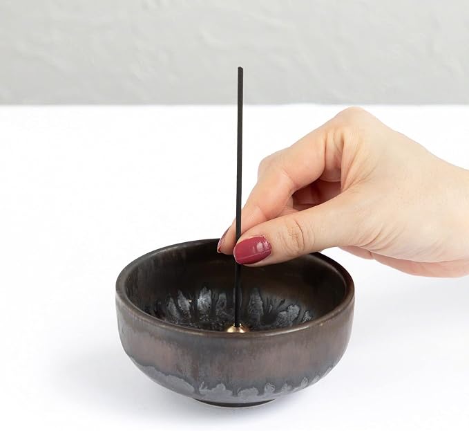 Asayu Japan Sandalwood Incense Sticks - Low Smoke Japanese Incense, 40g (70-80 Sticks), Made in Japan, Smokeless for Less Irritation and Non-Toxic, for Meditation, Relaxation & Home Fragrance