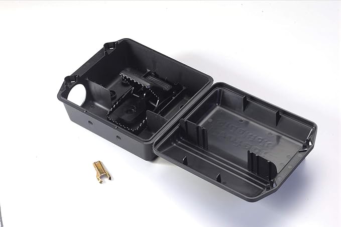 Tomcat Rodent Station, Includes 1 Rodent Station with 4 Bait Securing Rods and 1 Security Key - Fits Rat or Mouse Sized Traps (Baits & Traps Sold Separately) - Use Indoors or Outdoors (Pack of 4)