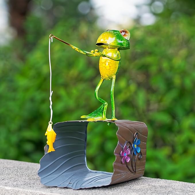 Frog Metal Gutter Downspout Extensions, Animal Gutter Downspout Decorative, Outdoor Splash Block Sculpture Garden Decor, Waterproof Gutter Guard Garden Statue Ornaments for Lawn,Yard