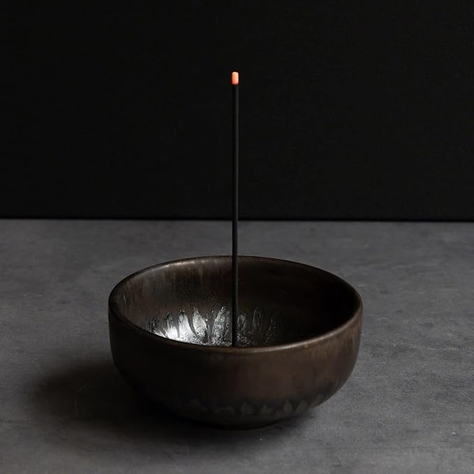 Asayu Japan Sandalwood Incense Sticks - Low Smoke Japanese Incense, 40g (70-80 Sticks), Made in Japan, Smokeless for Less Irritation and Non-Toxic, for Meditation, Relaxation & Home Fragrance