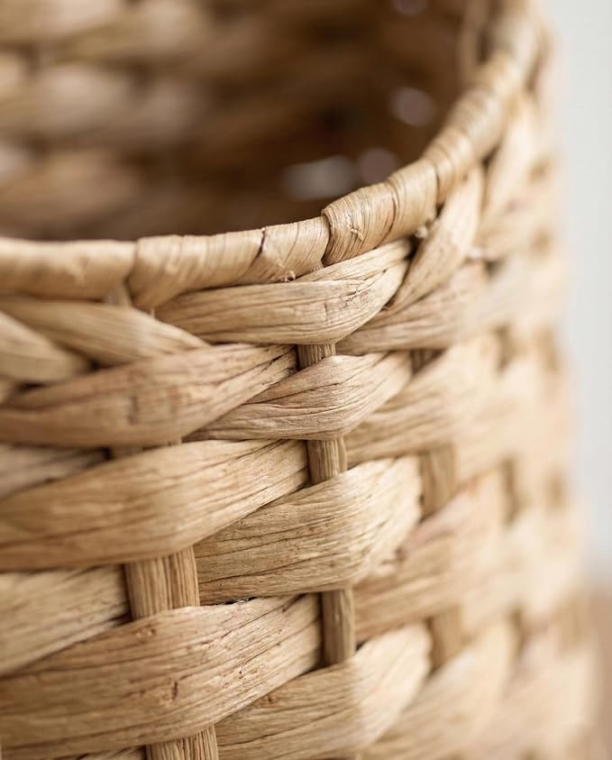 AceList Woven Hanging Basket for Front Door Set of 2, Built-in Iron Frame Handmade Water Hyacinth Wall Mounted Organizer, Natural Wicker Storage for Mail Flowers, Boho Farmhouse Decor for Home