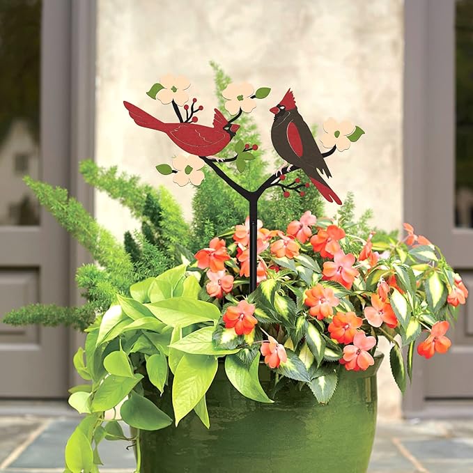 Tuitessine Red Cardinals Garden Stake Outdoor Yard Decor, Metal Bird Lawn Ornament Spring Patio Lawn Decoration, Gift for Bird Lovers & Gardeners