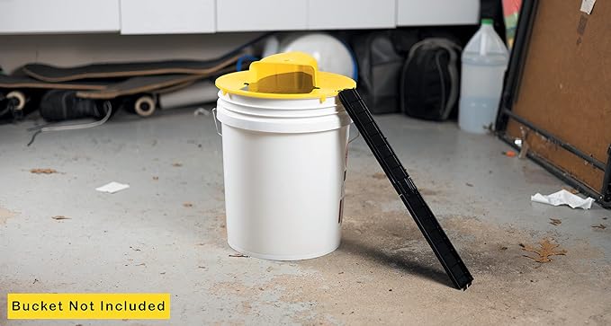 RinneTraps - Flip N Slide Bucket Lid Mouse Trap |2 Pack| |Multi Catch| |Made in USA | US Pat D1,039,648s