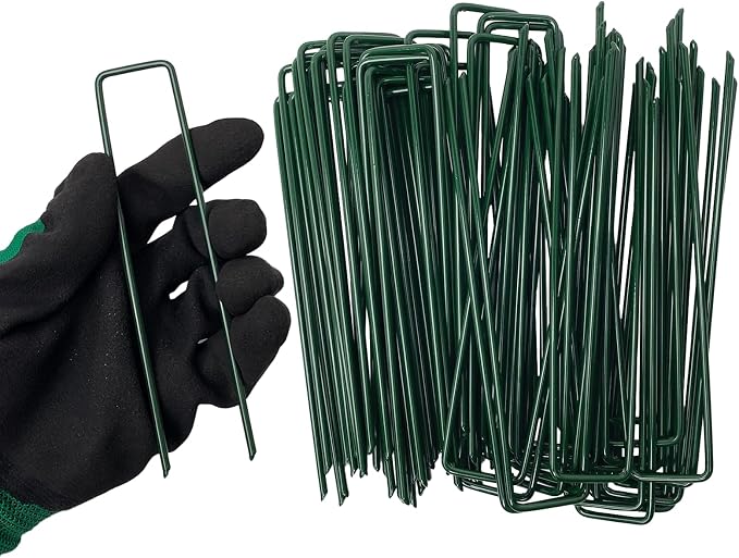50Pcs Metal Garden Landscape Stakes 6 Inch Landscape Staples,Green Baked Enamel U Stakes for Ground for Weed Barrier,Outdoor Decoration,Tarps,Irrigation Pipes Fixed