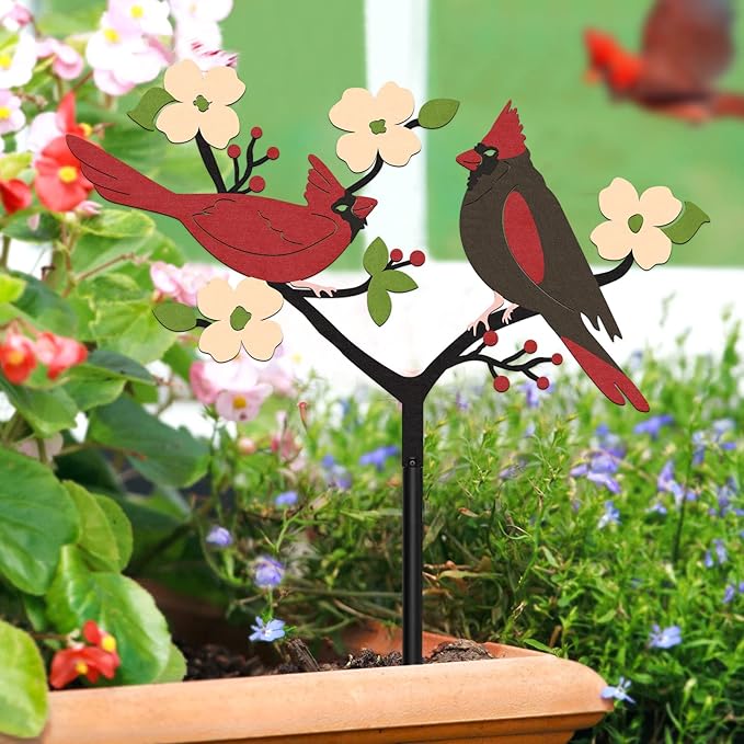 Tuitessine Red Cardinals Garden Stake Outdoor Yard Decor, Metal Bird Lawn Ornament Spring Patio Lawn Decoration, Gift for Bird Lovers & Gardeners