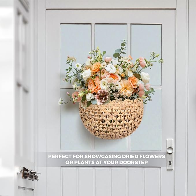 Handwoven Water Hyacinth Scalloped Hanging Basket, Wall Basket Hanging for Flowers Front Door Entryway, Living Room Scalloped Décor Wall Hanging Baskets 16" x 10" x 7", Boho Hanging Storage (Natural)