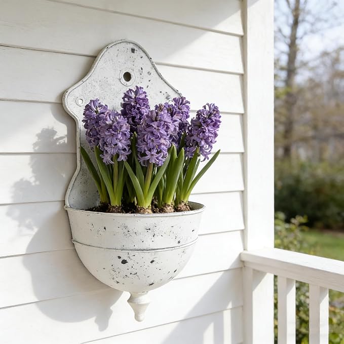 Rustic Metal Wall Planter Distressed Decor Wall Mounted Flower Pot Vintage Hanging Plant Holder for Outdoor Indoor Garden Home Balcony Patio Farmhouse Decorative (White)