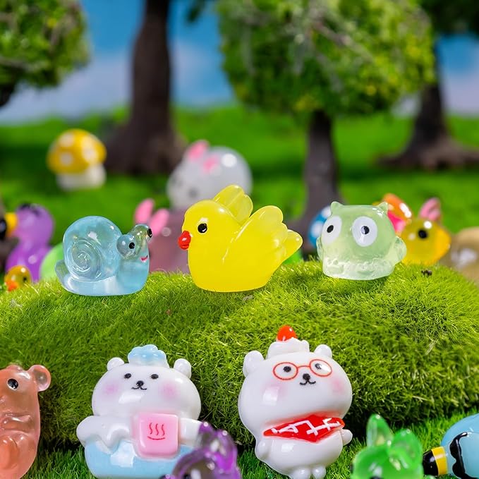 130 pcs Mini Resin Animals Variety Tiny Animals Figures Miniature Little Small Animal Figurines Bulk for Micro Fairy Garden Landscape Accessories Hide Crafts Decor Aquarium