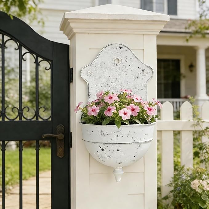 Rustic Metal Wall Planter Distressed Decor Wall Mounted Flower Pot Vintage Hanging Plant Holder for Outdoor Indoor Garden Home Balcony Patio Farmhouse Decorative (White)