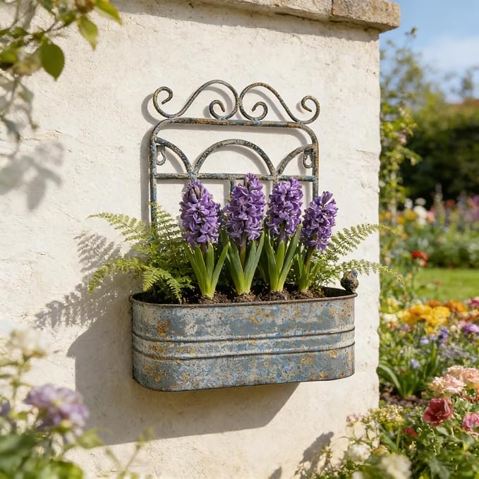 Rustic Metal Wall Planter Vintage Wall Mounted Flower Pot Distressed Wall Hanging Plant Basket Farmhouse Wall Decor for Indoor Outdoor Garden Home Yard (Gray)