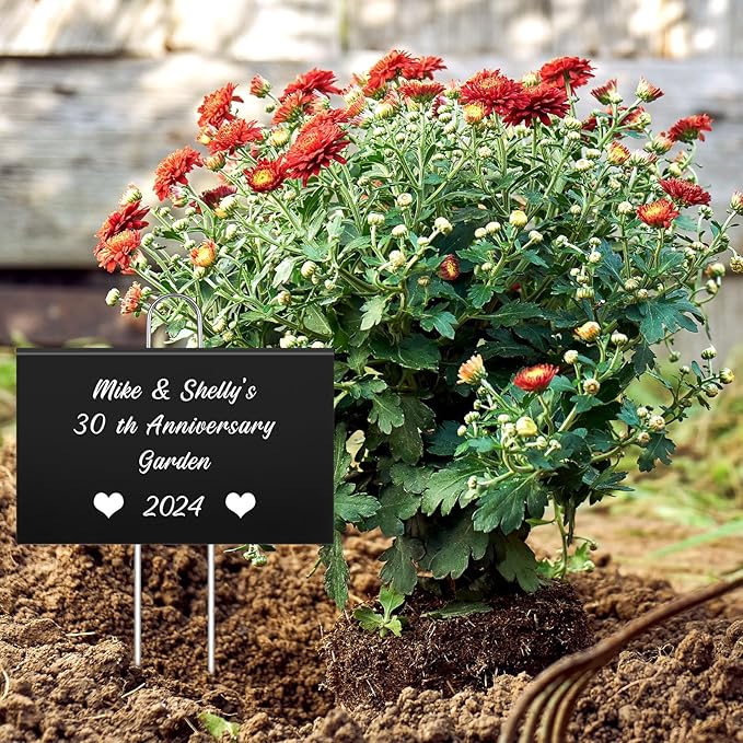 Landhoow 50 Pcs Large Garden Plant Markers Metal Plant Labels Sign 4'' x 6'' with 11'' Stake Weatherproof Waterproof Garden Sign for Outdoor Tree Seedlings Herbs Vegetable Greenhouse, Black