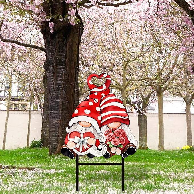 JarThenaAMCS Valentine' s Day Metal Garden Stake Welcome Yard Sign Red Love Gnome Decorative Lawn Sign for Wedding Anniversary Home Outside Lawn Porch Walkway Decor