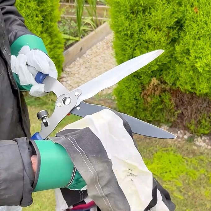 Spear & Jackson Razorsharp Telescopic Hedge Shears, Adjustable Length, Carbon Steel Blades, Ergonomic Handles for Comfortable Pruning