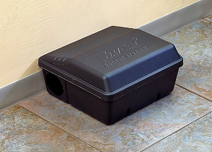 Tomcat Rodent Station, Includes 1 Rodent Station with 4 Bait Securing Rods and 1 Security Key - Fits Rat or Mouse Sized Traps (Baits & Traps Sold Separately) - Use Indoors or Outdoors (Pack of 4)