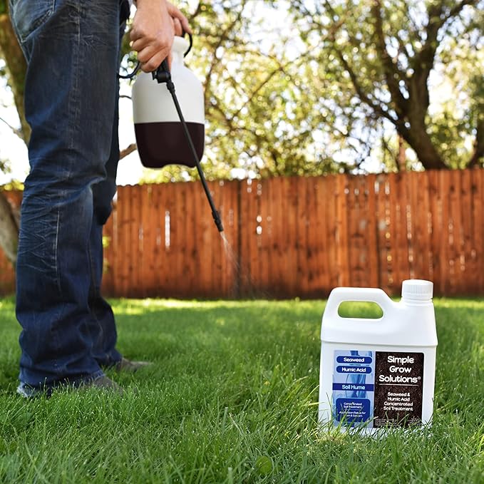 Organic Super Seaweed Humic Acid Blend- Liquid Sea Kelp for Grass and Plants - Soil Hume - Simple Grow Solutions- Natural Lawn & Garden Concentrate- Use with Fertilizer Program (32 Ounce)