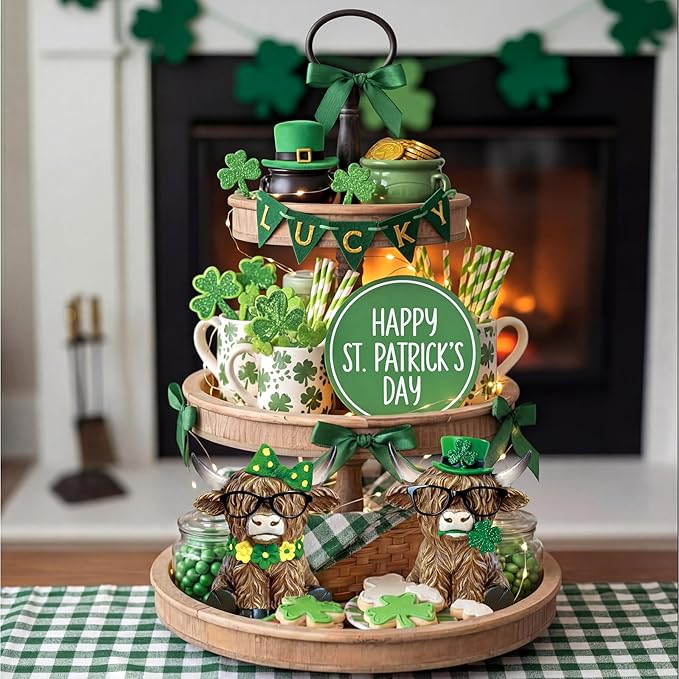 Simgoing 2 Pack St Patrick's Day Highland Cow Figurines Irish Shamrocks Gnomes Resin Leprechaun Green Highland Cow Statue Scottish Calf Lovers Gifts Table Decor for Home Office Garden Kitchen