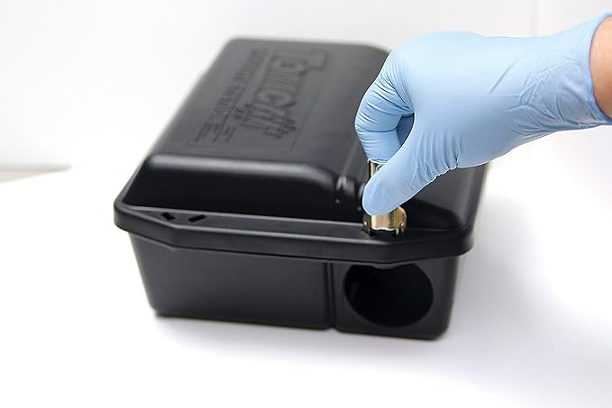 Tomcat Rodent Station, Includes 1 Rodent Station with 4 Bait Securing Rods and 1 Security Key - Fits Rat or Mouse Sized Traps (Baits & Traps Sold Separately) - Use Indoors or Outdoors (Pack of 4)