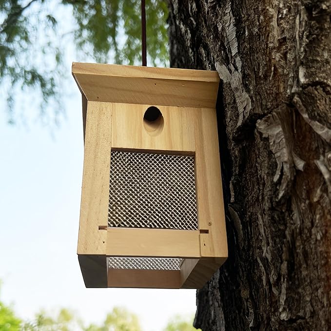 Carpenter Bee Traps for Outside, Piched Roof Nature Hanging Wood Boring Bee Trap for Outdoor Insect Trap (2 PCS)