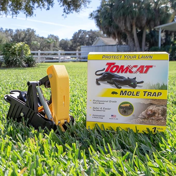 Tomcat Mole Trap, Innovative and Effective Mole Remover Trap Kills Without Drawing Blood, Reusable and Hands-Free, 2 Traps