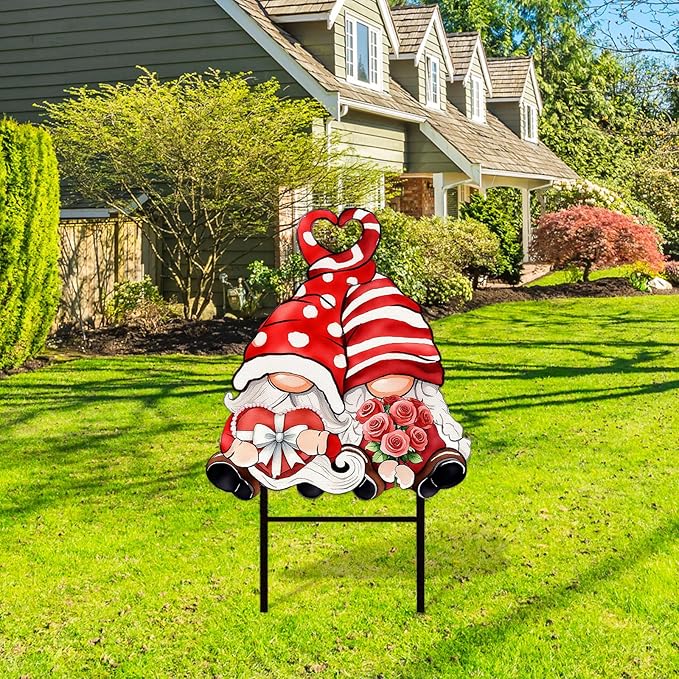 JarThenaAMCS Valentine' s Day Metal Garden Stake Welcome Yard Sign Red Love Gnome Decorative Lawn Sign for Wedding Anniversary Home Outside Lawn Porch Walkway Decor