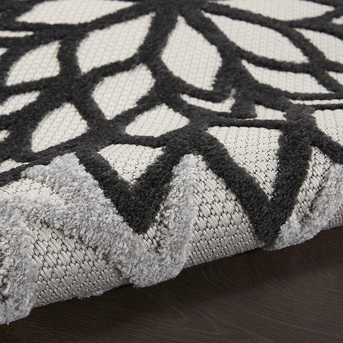 Nourison Home Aloha 48" Round Fabric Indoor/Outdoor Rug in Black/White Finish