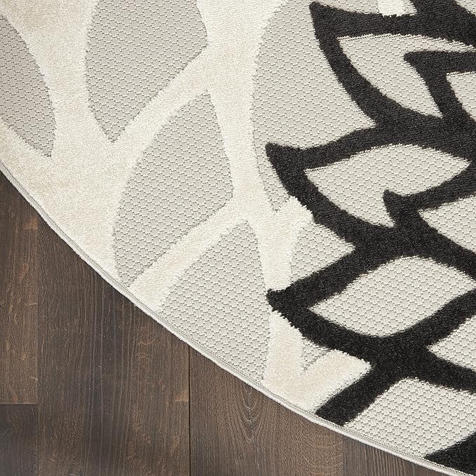 Nourison Home Aloha 48" Round Fabric Indoor/Outdoor Rug in Black/White Finish